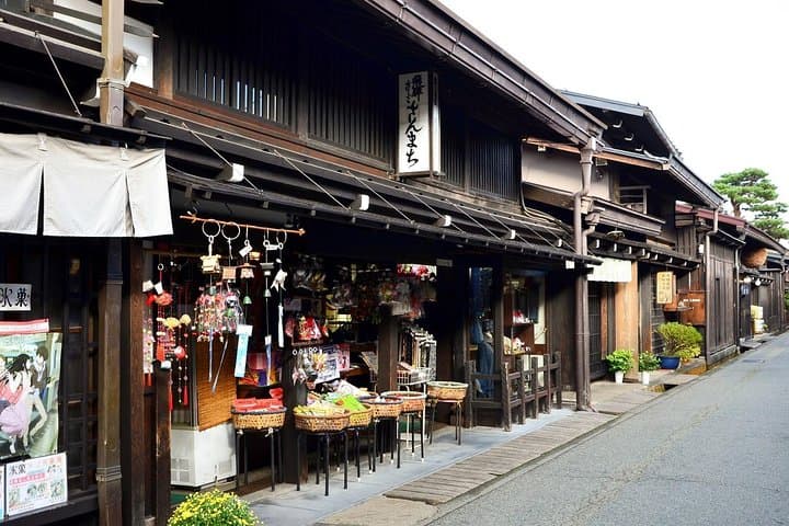Private Takayama Walking Tour: Full-Day With Government-Licensed Guide photo 5