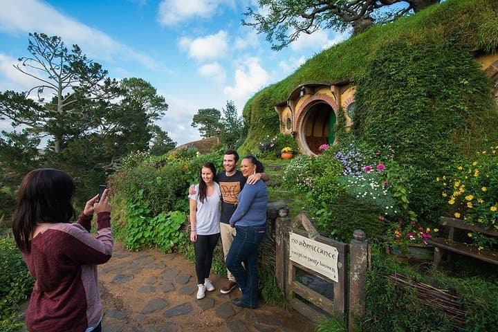 Hobbiton & Waitomo Caves Small-Group Tour from Auckland — Day Trip with Lunch photo 5