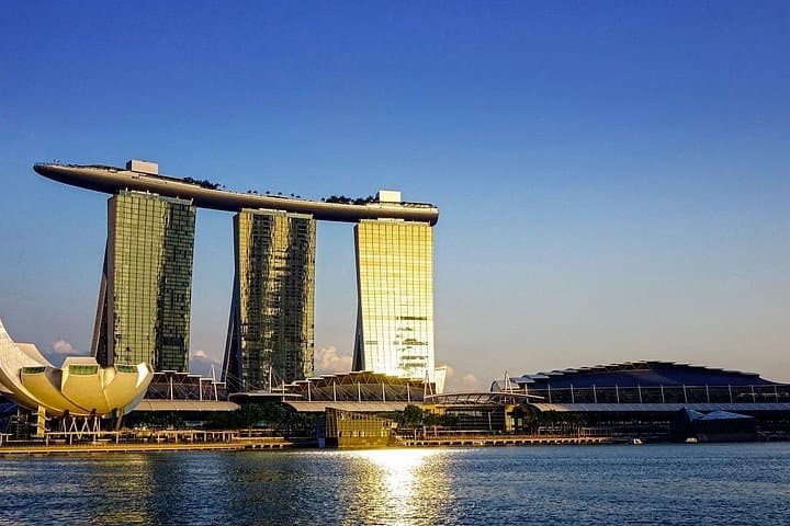 8-Hour Private Singapore Sightseeing: Merlion, Chinatown, Mount Faber & Hawker Lunch photo 1