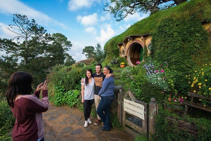 Hobbiton Small-Group Tour from Auckland — Explore the Shire Movie Set photo 4