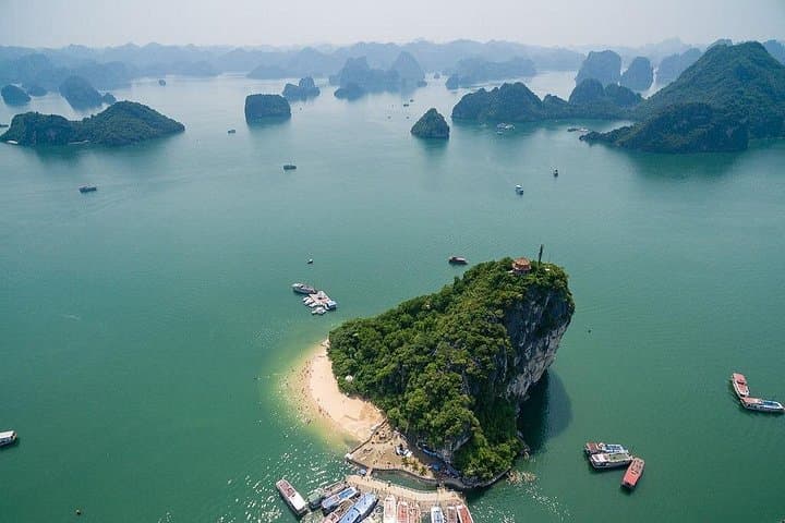 Halong Bay Day Cruise: Titov Island, Sung Sot Cave & Luon Cave Paddle photo 1