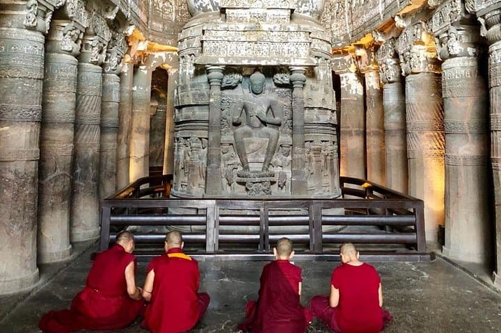 Ellora Caves Guided Day Tour — Kailasa Temple, Daulatabad Fort & Bibi Ka Maqbara photo 3