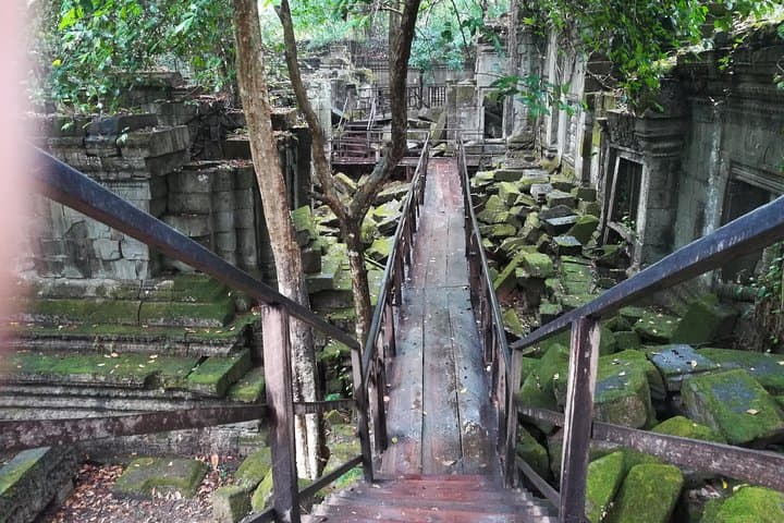 Kulen Mountain & Beng Melea Day Tour — Waterfalls, River of 1000 Lingas and Jungle Temple photo 5