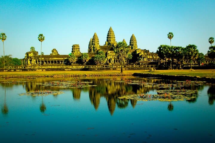 Private Angkor Wat Day Tour with English-Speaking Driver (Self-Guided Temple Walk) photo 3