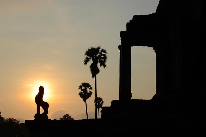 Private Angkor Wat Day Tour with English-Speaking Driver (Self-Guided Temple Walk) photo 4