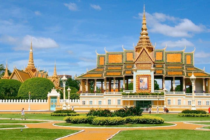 5-Day Private Tour: Angkor Wat to Phnom Penh Highlights photo 6