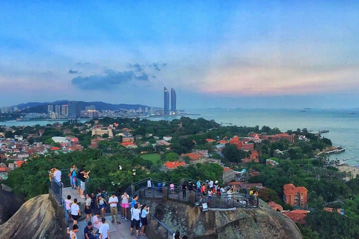 Explore Xiamen & Gulangyu: Private Day Tour to Coastal Gardens, Temples & Hulishan Fort photo 2