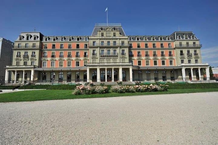 Annecy & Geneva Private Highlights Tour — Lake Annecy to Geneva Old Town in a Day photo 2
