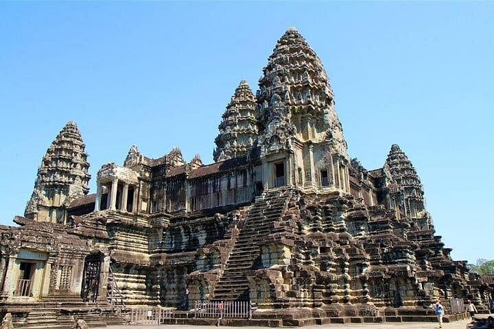 3-Day Angkor Temples & Beng Mealea: Sunrise at Angkor Wat and Jungle Ruins photo 2