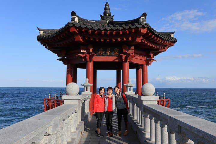 Private Mt. Seorak & East Sea: Custom 12‑Hour Tour with Guide and Photographer photo 2