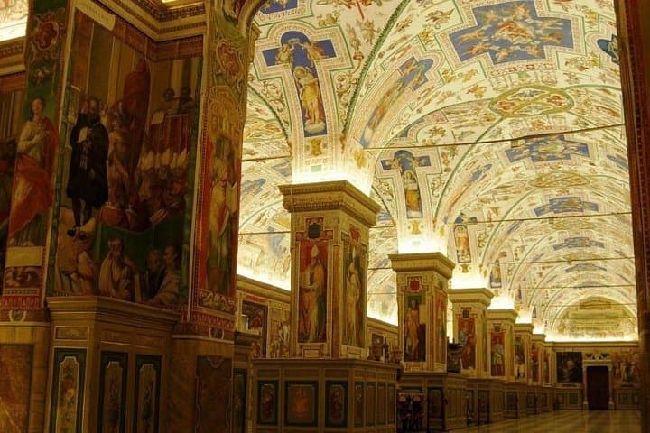 Inside the Vatican Museums: Skip-the-Line Guided Tour of the Sistine Chapel photo 3
