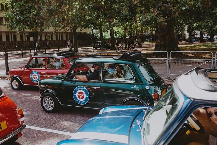 Classic Mini Private Tour: Panoramic Drive Through London photo 5