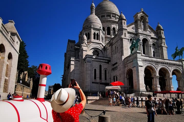 Paris in a Day: Private Walking & City Tour with Local Guide photo 4