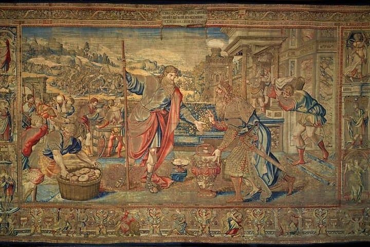 Secrets of Henry VIII: Private Hampton Court Palace Tour with Historian Guide photo 4