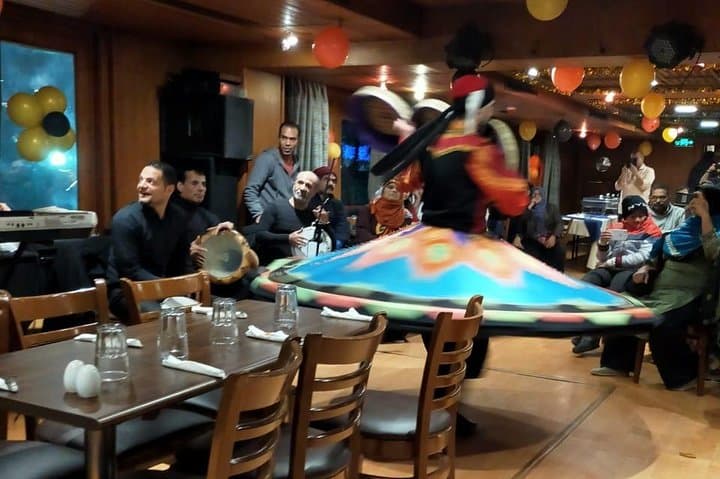 Evening Nile Dinner Cruise in Cairo — Belly Dance & Tanoura Show