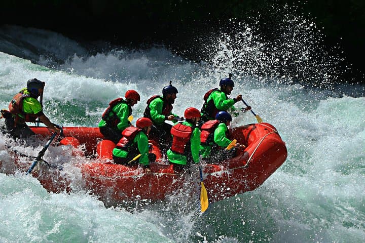 Puente a Puente Rafting on the Futaleufú: Run Mundaca and Pillow Rapids