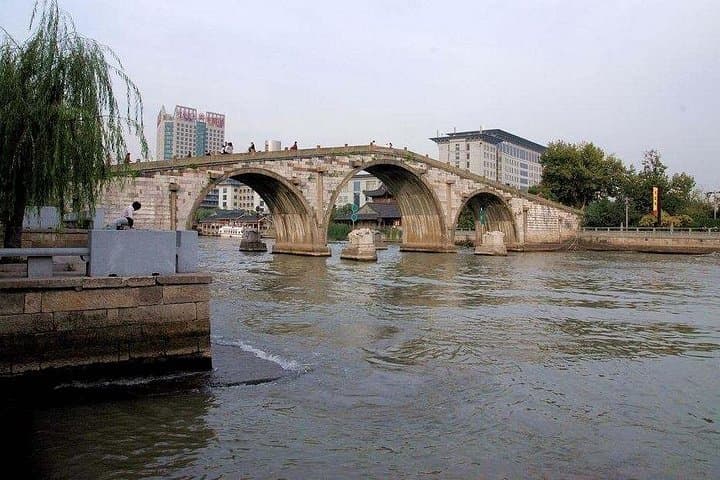 Hangzhou UNESCO Day Tour: West Lake Boat Ride & Grand Canal Walk photo 3