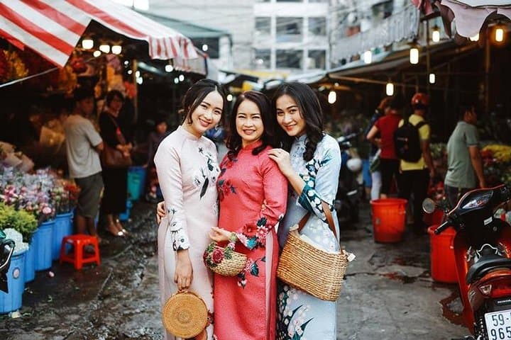 Saigon Chinatown Adventure: Binh Tay Market, Pagodas & Ho Thi Ky Flower Market photo 2