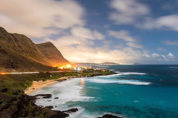 Honolulu Sunset & Night Light-Painting Photography Tour photo 5