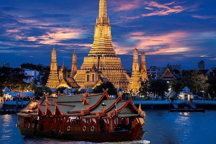 Manohra Royal Thai Dinner Cruise: Antique Rice Barge Dinner on the Chao Phraya photo 1