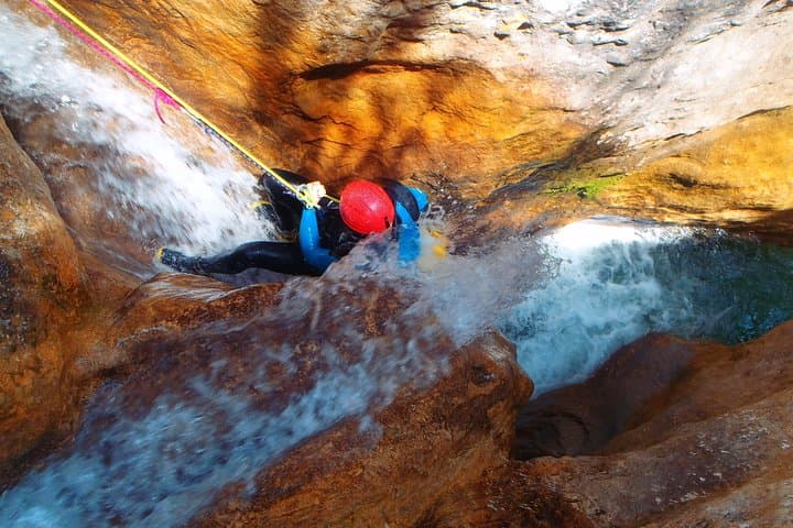 3-Day Canyoning Adventure in Sierra de Guara: Rappels, Pools & Karst Gorges photo 2
