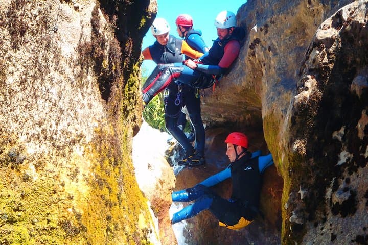 3-Day Canyoning Adventure in Sierra de Guara: Rappels, Pools & Karst Gorges photo 4