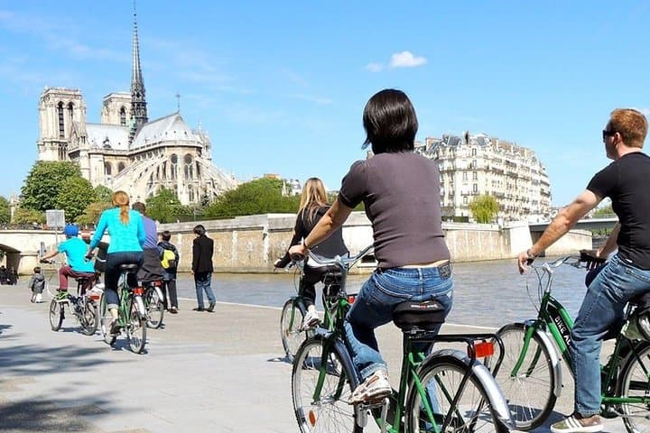 Paris Monuments Bike Tour: See Notre-Dame, Louvre & Eiffel in 3.5 Hours