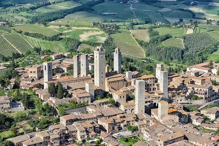 Heli Wine Tour in Val d'Orcia: Brunello Flights & Arnolfo Lunch photo 3
