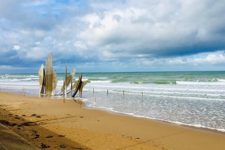 Normandy WWII Day Trip from Paris: Omaha Beach, Pointe du Hoc & American Cemetery
