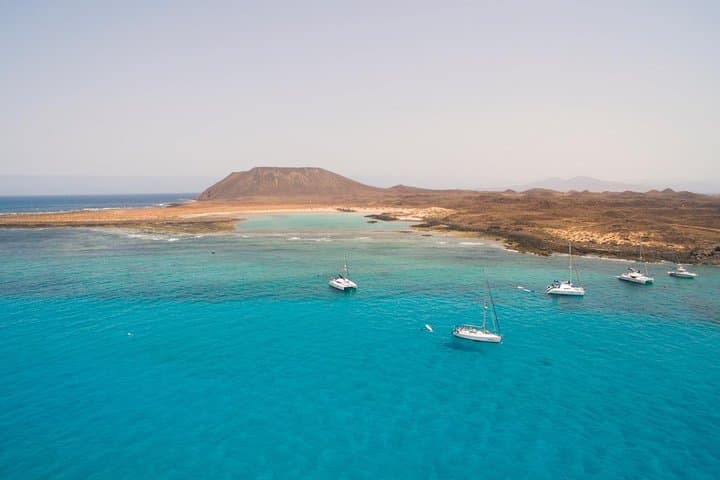 Three Islands Sailing: Fuerteventura, Isla de Lobos & Papagayo Beaches photo 5