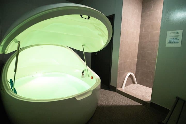 Float Therapy in University Place: 60-Minute Sensory Escape at Urban Float photo 3