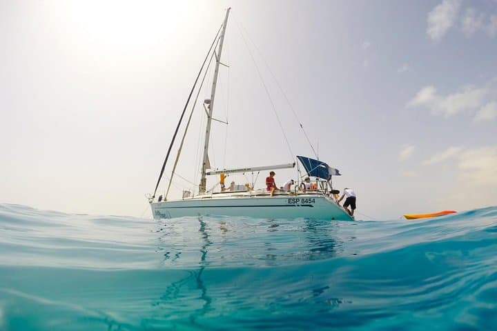 Three Islands Sailing: Fuerteventura, Isla de Lobos & Papagayo Beaches photo 2