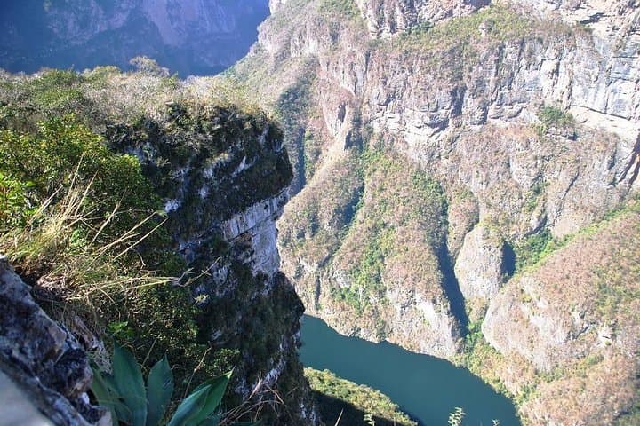 Chiapas Treasures: Sumidero, Agua Azul & Palenque in 4 Days