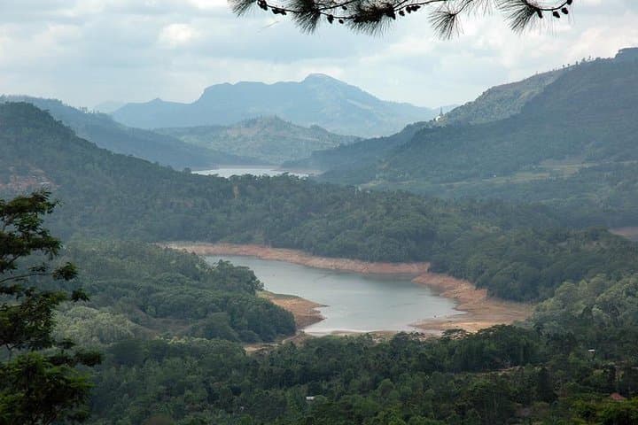 Kandy to Nuwara Eliya Tea Highlands Day Trip — Tea Plantations & Waterfalls photo 3