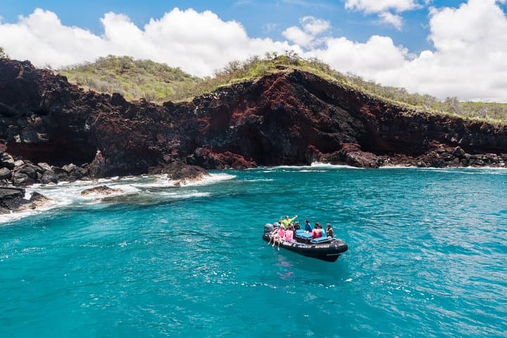 Explore Kealakekua Bay: Kona Zodiac Snorkeling Adventure to Hawaii’s Marine Sanctuary
