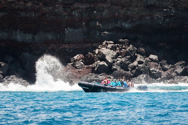 Explore Kealakekua Bay: Kona Zodiac Snorkeling Adventure to Hawaii’s Marine Sanctuary photo 2