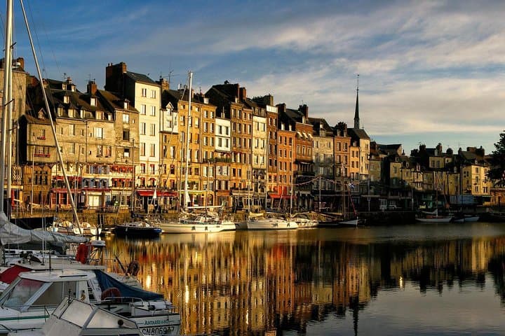 Honfleur Private Walking Tour: Highlights & Hidden Corners of Normandy photo 3