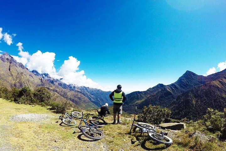 Downhill Mountain Bike from Abra Malaga to Machu Picchu via Santa Teresa photo 5