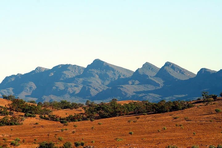 Lake Eyre & Flinders Ranges 4-Day 4WD Eco Tour — Wilpena Pound, William Creek & Ediacaran Fossils