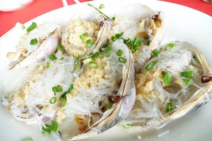 Private Lamma Island Day Tour from Hong Kong — Ferry, Village Walks & Seafood photo 5