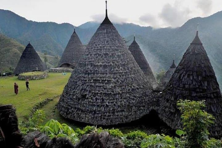 2-Day Private Cultural Trek to Wae Rebo Village — Overnight in Mbaru Niang Houses