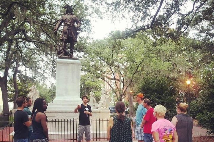 savannah-happy-hour-and-history-walking-tour-riverfront-drinks-and-stories photo 6