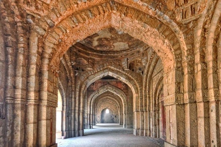 Mehrauli Archaeological Park Guided Half-Day Walking Tour — Delhi History Walk photo 2