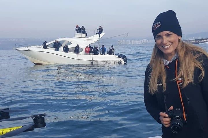 Gansbaai great white shark cage diving and whale watching combo photo 2