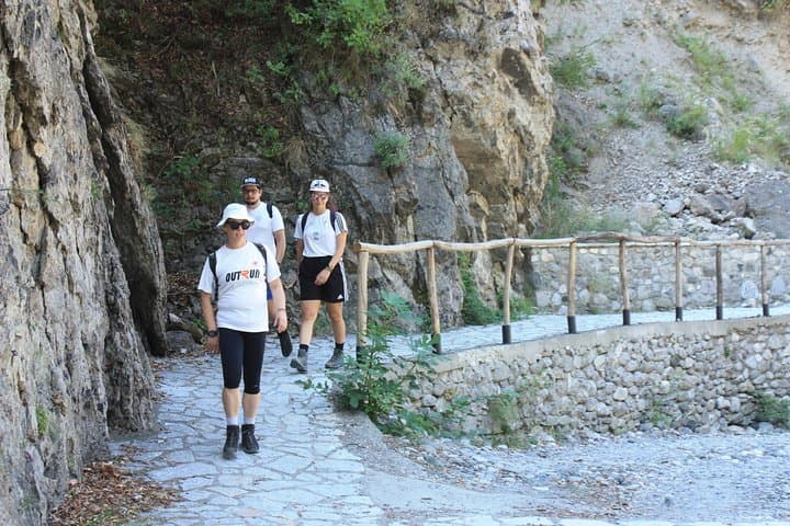 Aoos River Walk: Konitsa Bridge to Stomio Monastery Hike photo 4