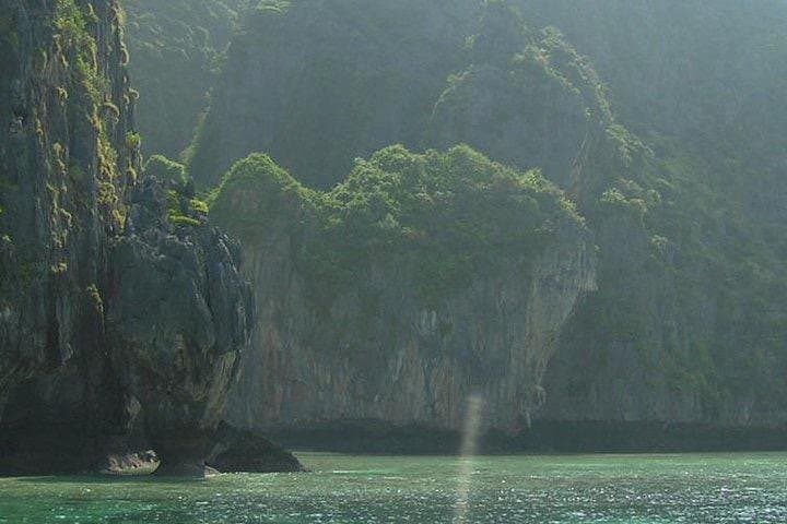 Phi Phi Island Big-Boat Day Trip: Snorkel, Maya Bay Sightseeing & Phi Phi Don Leisure photo 5