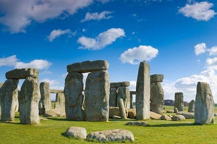 Stonehenge, Winchester & Salisbury: Private Day Tour from London