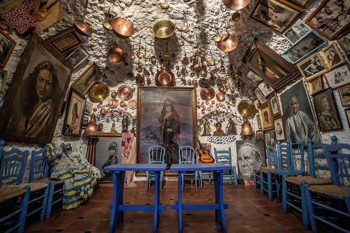 Experience Flamenco in Granada: Albaicín & Sacromonte Walking Tour photo 2