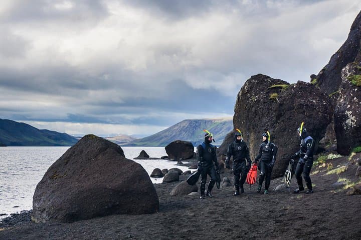 Snorkel Iceland's Geothermal Springs at Kleifarvatn: Seltún to Subsurface Bubbles photo 5