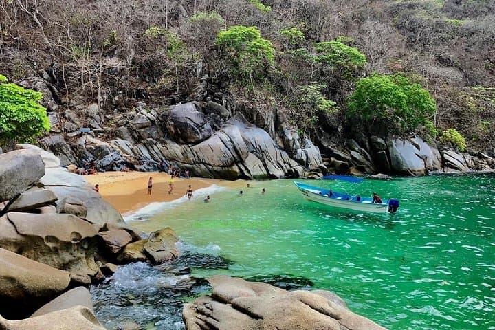 Hike and Snorkel to Colomitos: Mexico's Smallest Beach Adventure